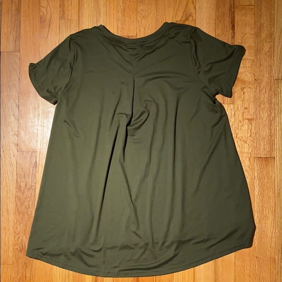 Short Sleeve Top - Picture 2 of 2